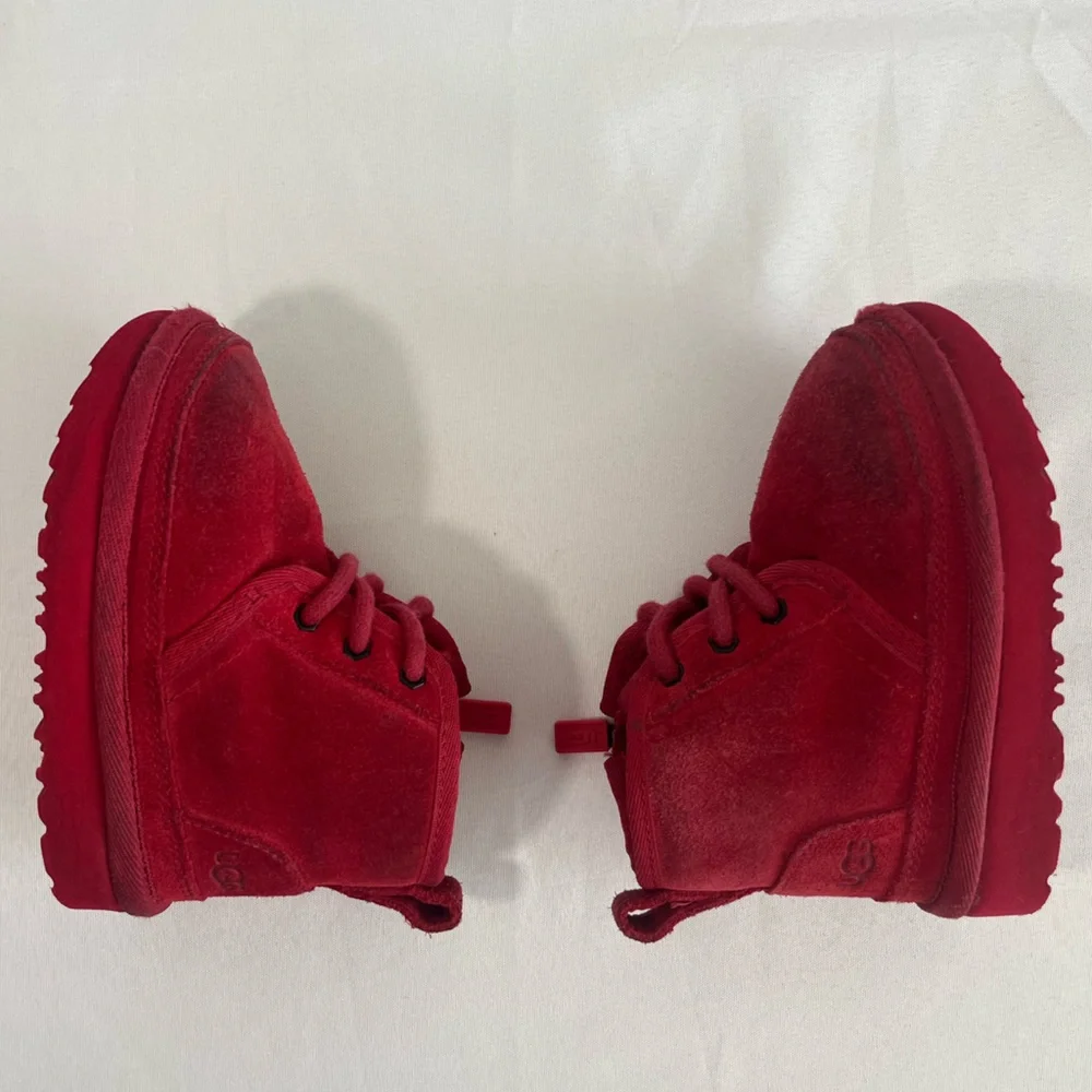 UGG Neumel Red Suede Chukka Boots Toddler 6 Unisex 1017320T